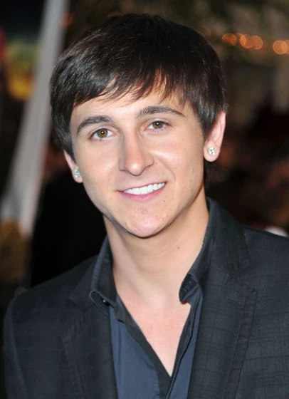 Mitchel Musso en Piratas del Caribe: En Mareas Misteriosas (Premiere en USA. Mayo 2011)