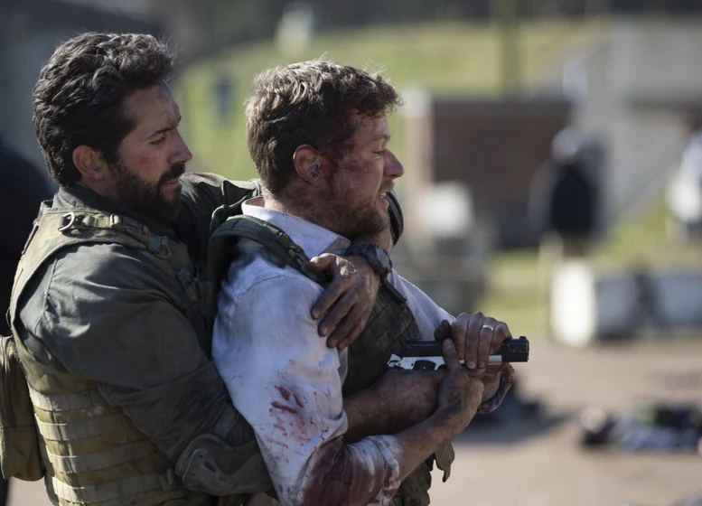 Ryan Phillippe y Scott Adkins en one-shot-mision-de-rescate