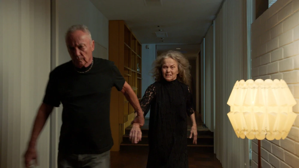 Udo Kier y Grace Zabriskie en bad-painter