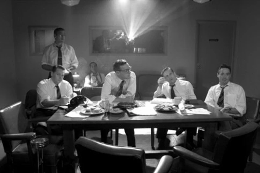 George Clooney y David Strathairn en Buenas Noches, y Buena Suerte