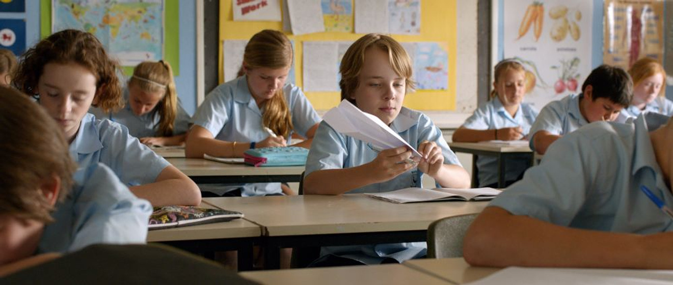 Ed Oxenbould en Aviones de Papel