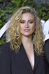 photo of person Pixie Lott