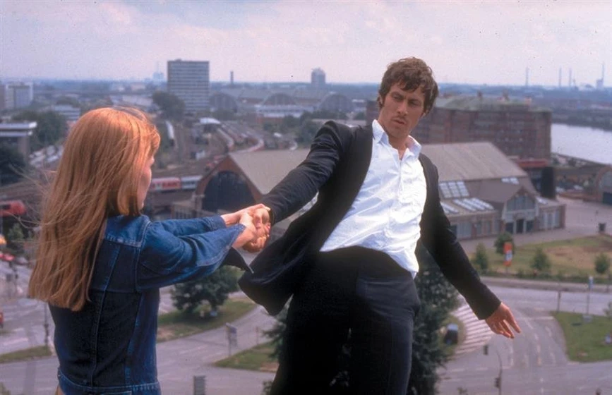 Imagen de long-hello-and-short-goodbye