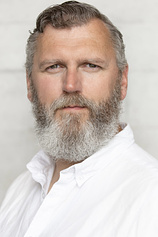 picture of actor Stephen Oswald
