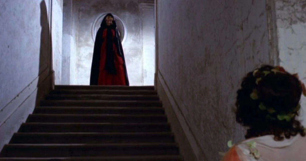 Ewa Aulin y Angela Bo en la-muerte-sonrie-al-asesino