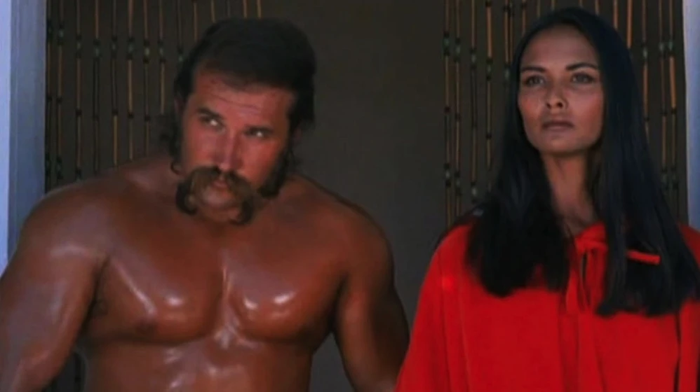 Laura Gemser en el-campo-del-amor