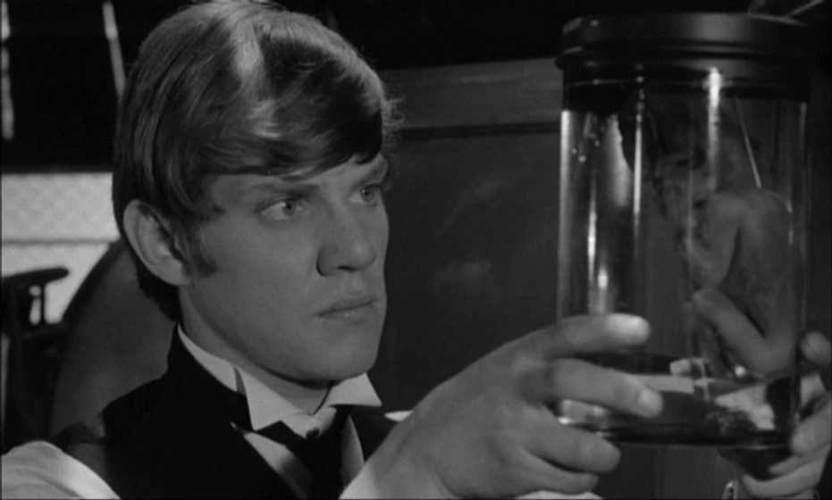 Malcolm McDowell en if