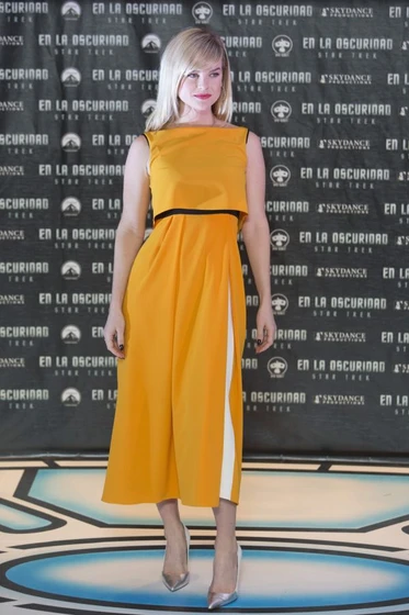 Alice Eve en Star Trek. En la oscuridad (Premiere en Mexico. Mayo 2013)
