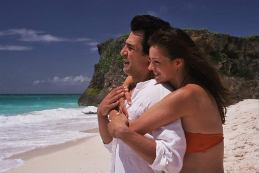 Erol Sander y Suzan Anbeh en Paraíso Robado