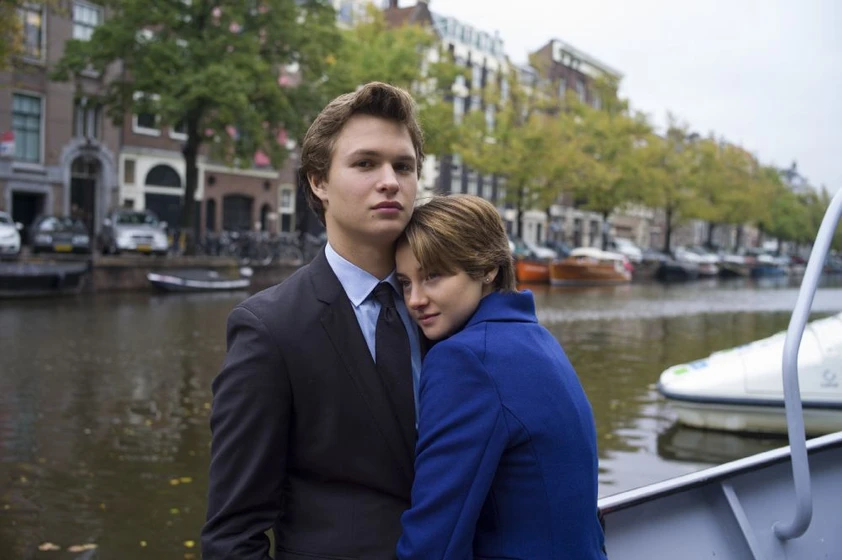 Shailene Woodley y Ansel Elgort en bajo-la-misma-estrella