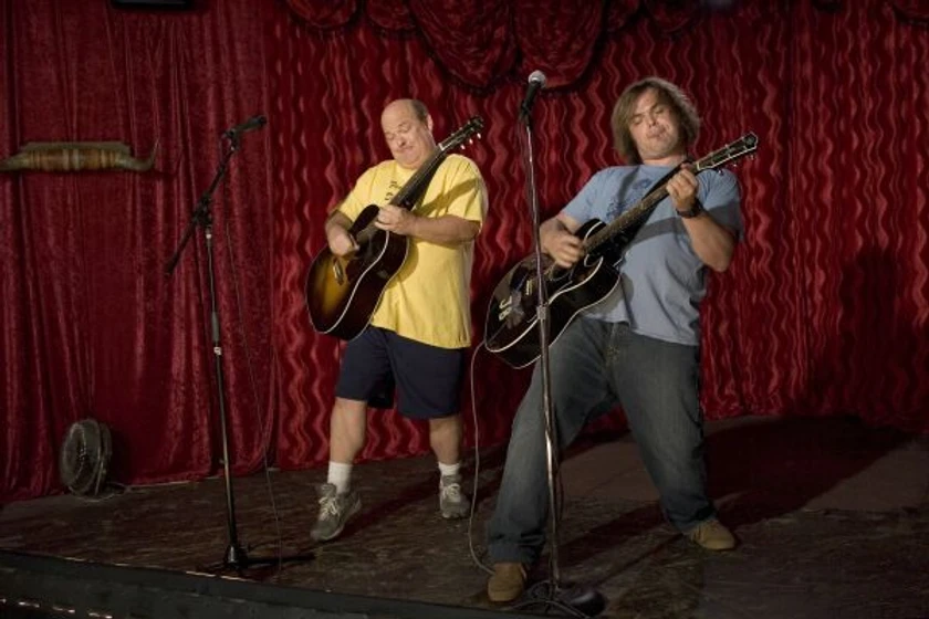 Jack Black y Kyle Gass en tenacious-d-dando-la-nota
