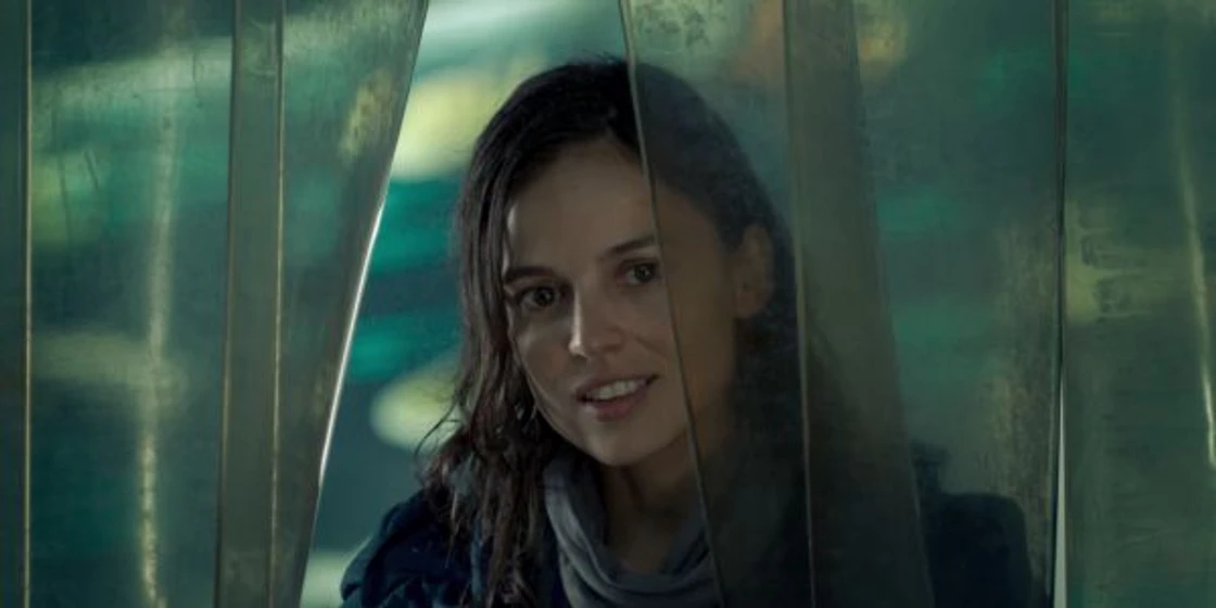 Elena Anaya en hierro
