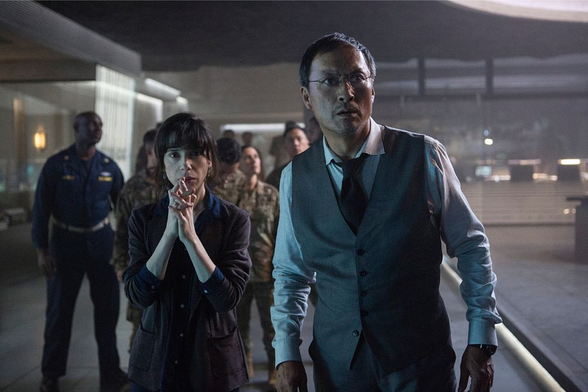 Ken Watanabe y Sally Hawkins en Godzilla. Rey de los Monstruos