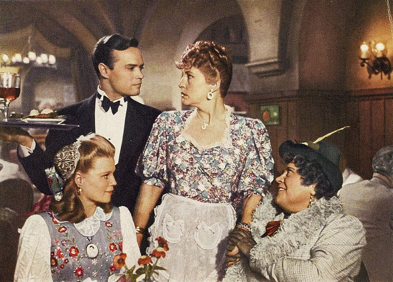 Kristina Söderbaum, Dagny Servaes, Kurt Meisel y Annie Rosar en la-ciudad-sonada