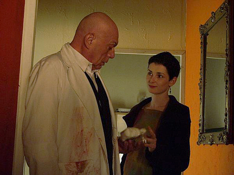 Olga Pakalovic en Fine Dead Girls