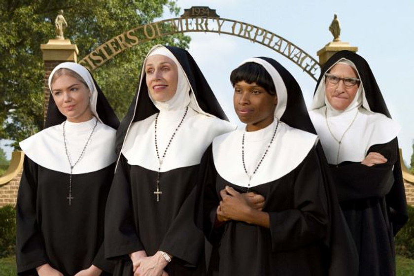 Jane Lynch, Jennifer Hudson, Larry David y Kate Upton en Los Tres Chiflados
