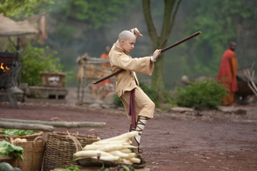 Noah Ringer en Airbender. El último guerrero