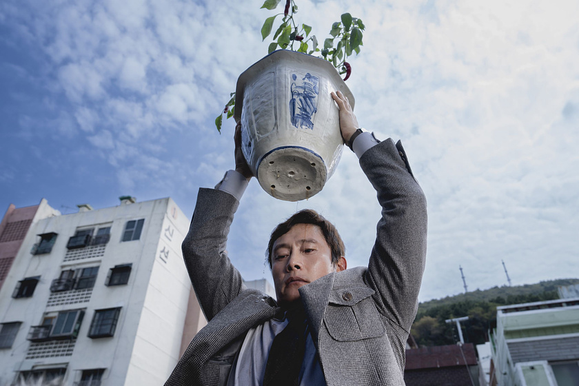 Lee Byung-hun en No hay otra Opción