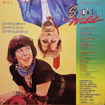 Carátula de la banda de sonido de Algo Salvaje