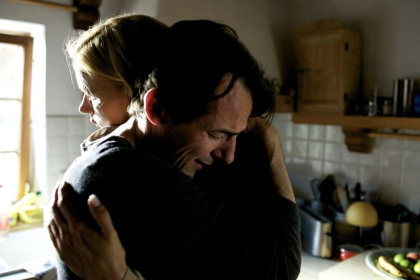 Veronica Ferres y Hans Werner Meyer en Tsunami: Más allá de la tragedia