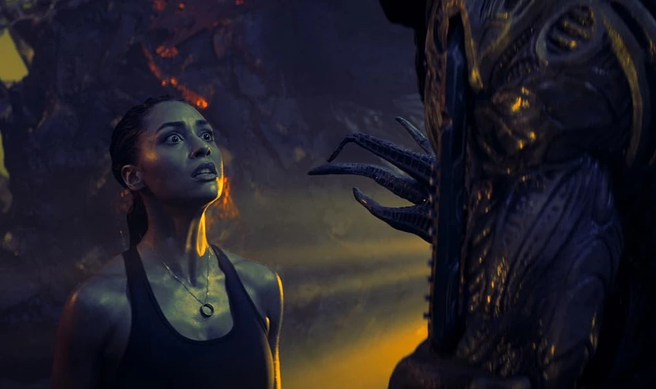 Lindsey Morgan en skylines
