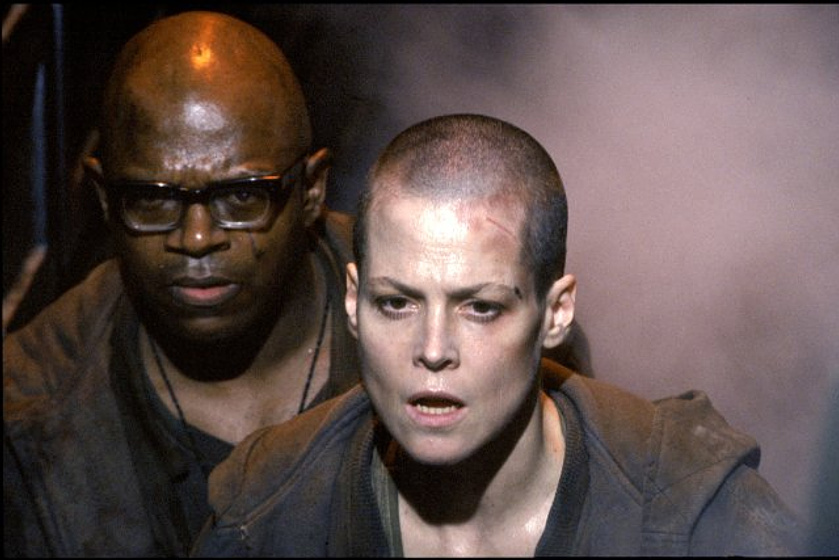 Sigourney Weaver y Charles S. Dutton en Alien 3