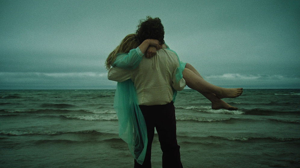 Grace Glowicki y Ben Petrie en Honey Bunch
