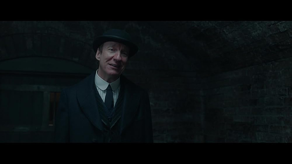 David Thewlis en enola-holmes-2
