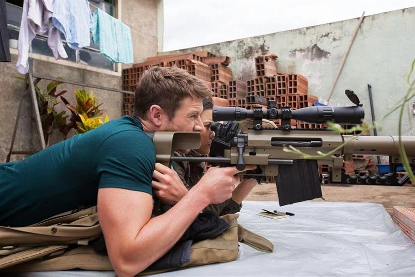 Chad Michael Collins en sniper-narcotrafico