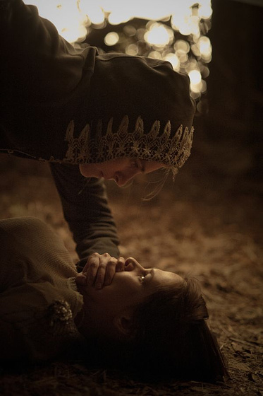 Elliot Page y Brit Marling en The East