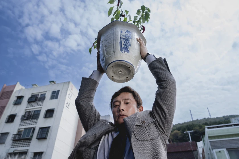 Lee Byung-hun en no-hay-otra-opcion
