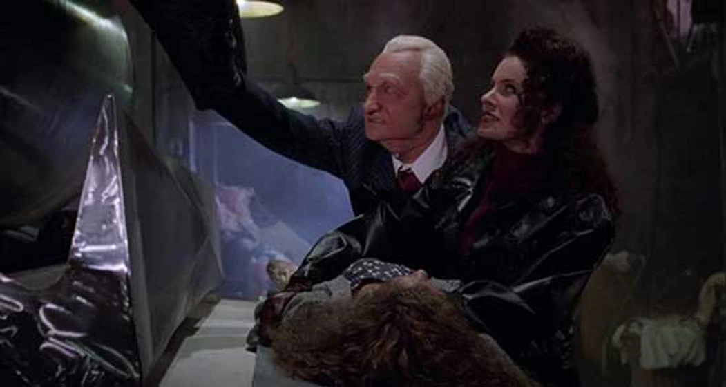 Robert Englund y Vanessa Pike en alianza-macabra