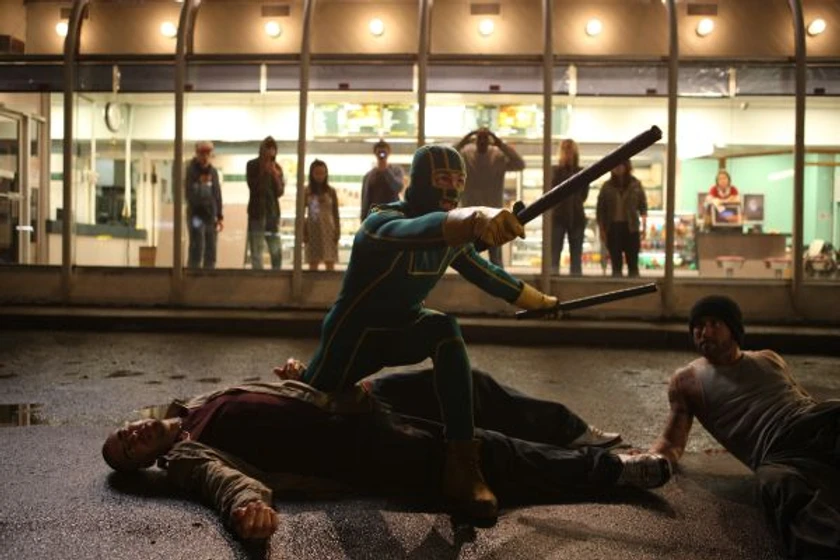 Aaron Taylor-Johnson en Kick-Ass. Listo para machacar