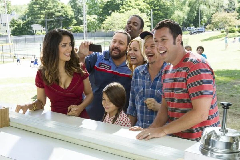 Chris Rock, Maria Bello, Salma Hayek, Adam Sandler, David Spade y Kevin James en ninos-grandes-2