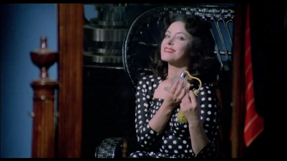 Renata Zamengo en the-perfume-of-the-lady-in-black