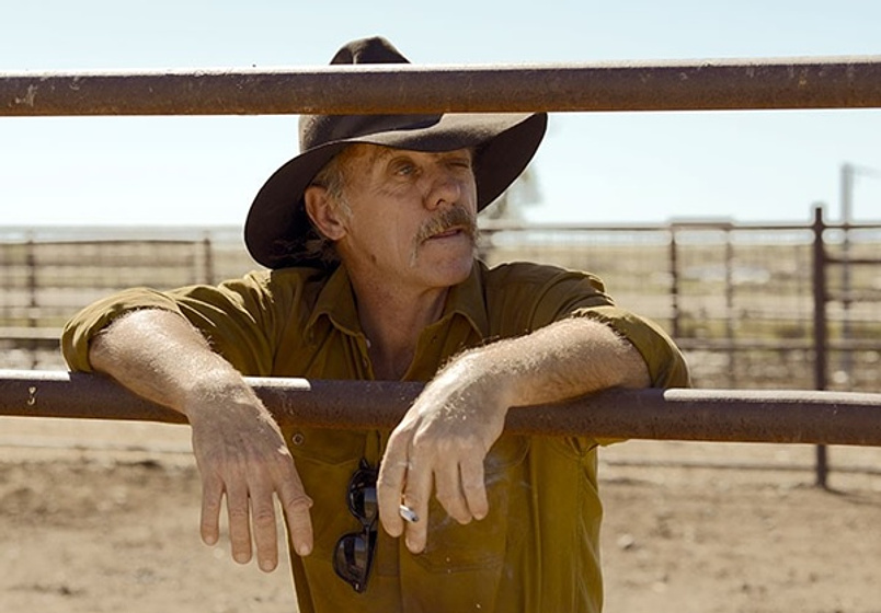 Tony Barry en Mystery Road