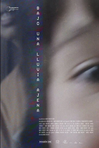 Poster de Bajo una Lluvia Ajena