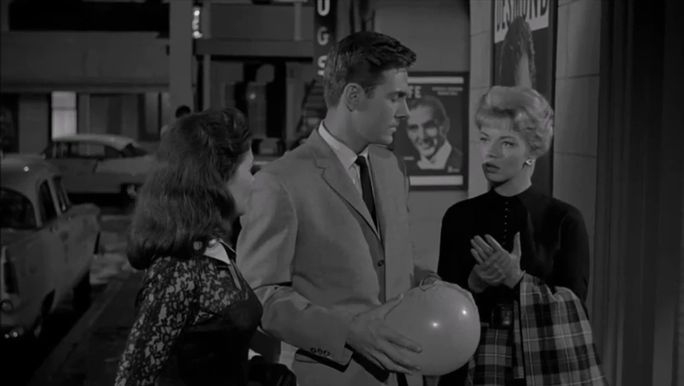 Marcia Henderson, Merry Anders y Joe Patridge en el-ojo-diabolico