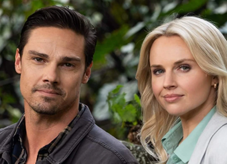 Jay Ryan y Kimberley Crossman en el-te-del-amor