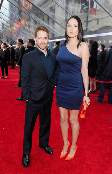 Seth Green y Clare Grant en Los Vengadores (Premiere en Los Angeles. Abril 2012)