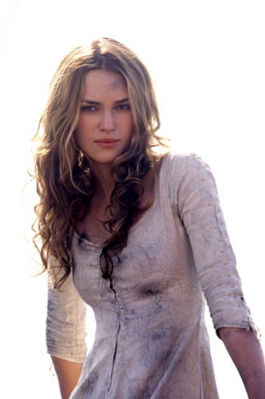 Keira Knightley en Piratas del Caribe: La Maldición de la Perla Negra