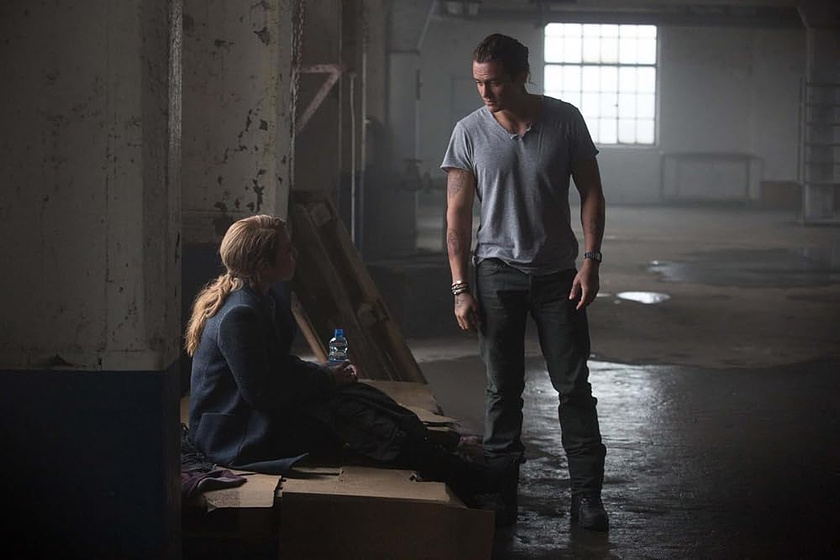 Orlando Bloom y Noomi Rapace en codigo-abierto