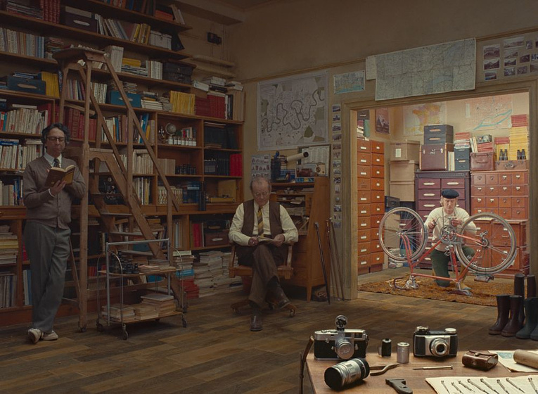 Owen Wilson, Bill Murray y Wallace Wolodarsky en La Crónica Francesa