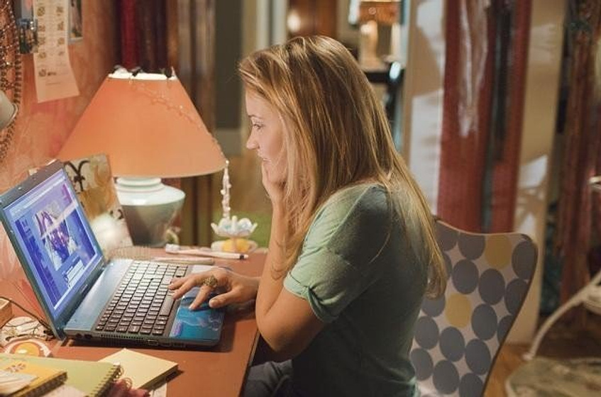 Emily Osment en Acoso en la red social