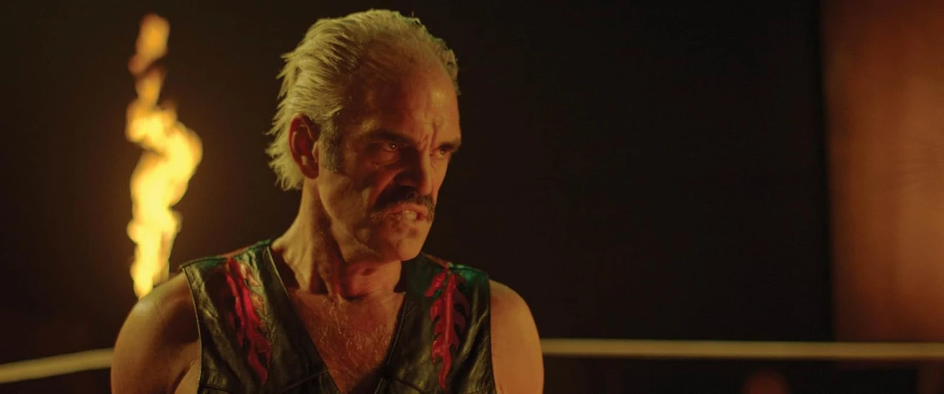 Steven Ogg en dark-match
