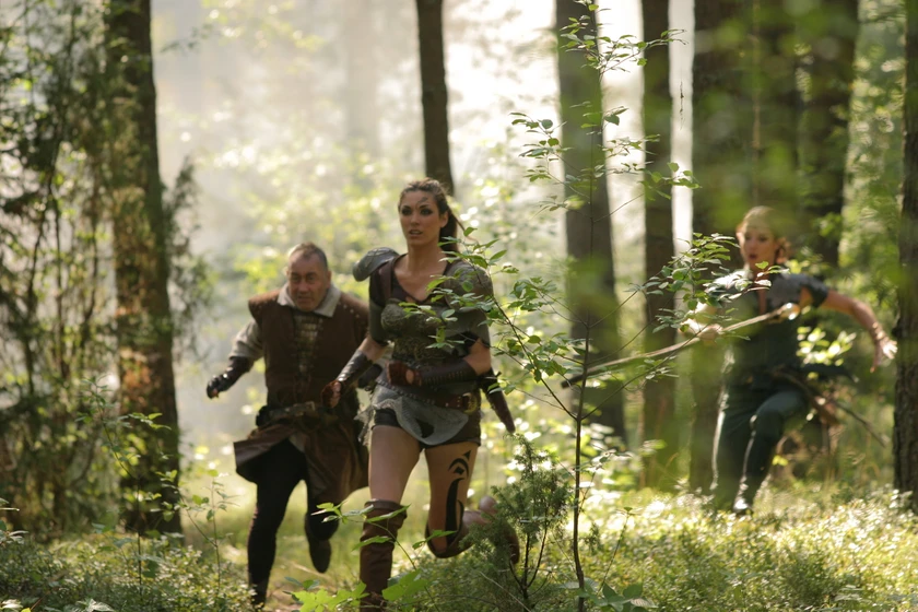 Lucy Gaskell, Tim Stern y Ellie Chidzey en dragones-y-mazmorras-2