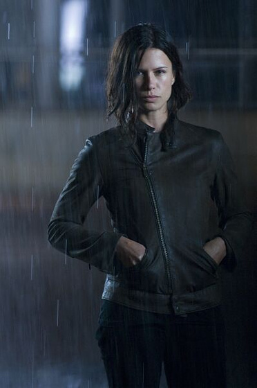 Rhona Mitra en Doomsday. El Día del Juicio
