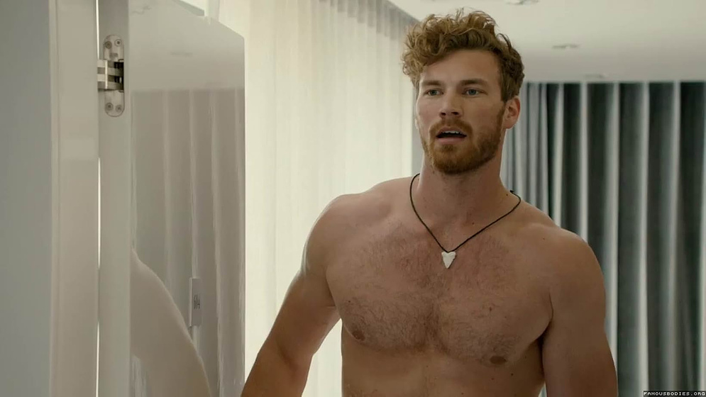 Derek Theler en Shark Killer