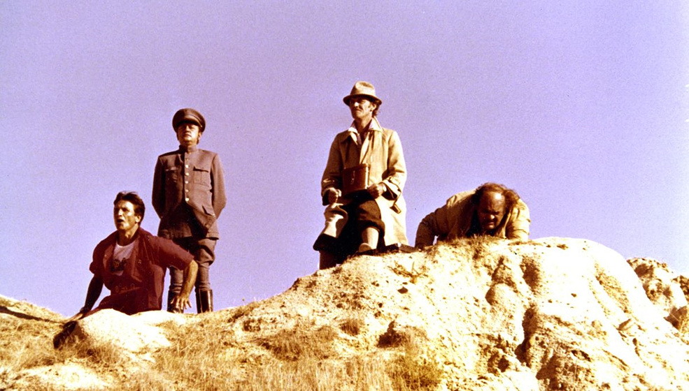 John Steiner, Ricardo Palacios, Vittorio Mezzogiorno y Antonio López en Carrera Salvaje