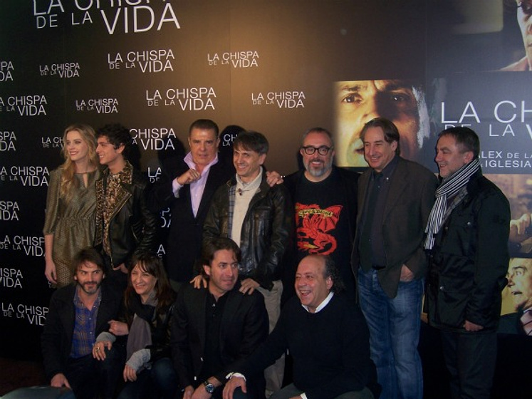 Álex de la Iglesia, Juan Luis Galiardo, Juanjo Puigcorbé, Fernando Tejero, Blanca Portillo, Manuel Tallafé, José Mota, Eduardo Casanova, Antonio Garrido y Carolina Bang en La Chispa de la vida (Photocall La chispa de la vida)